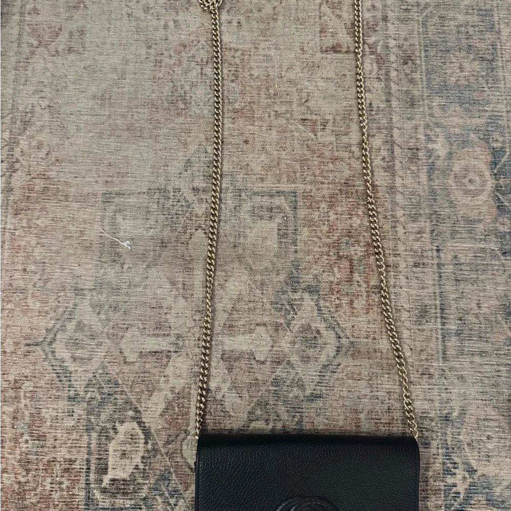 Gucci Soho Black Pebbled Calfskin Clutch Wallet on Chain. - Picture 4 of 4